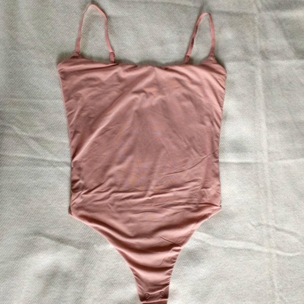 SKIMS Fits Everybody Cami Bodysuit